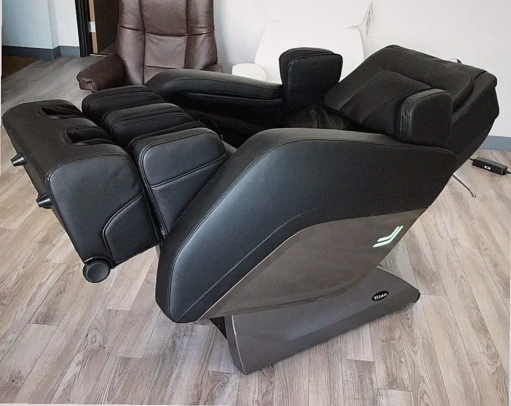 Black Osaki TP-Pro 8300 S-Track Massage Chair Zero Gravity Recliner Foot Massage
